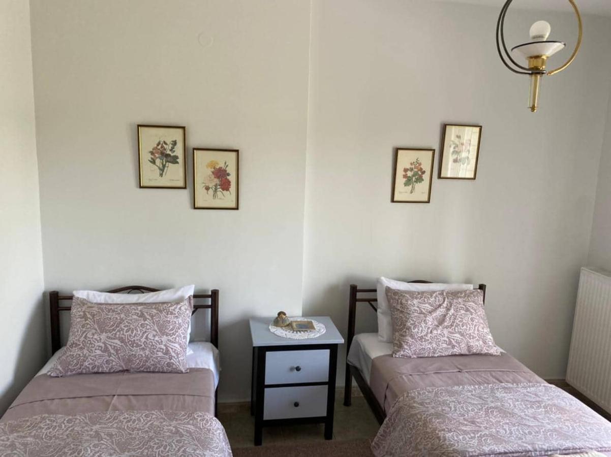 Polys Apartment And Paraskevi Studio With View Ptolemaida Exterior photo